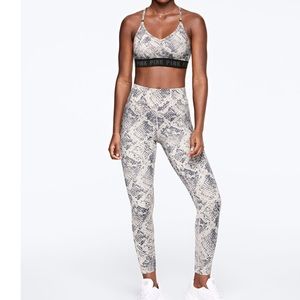 VS/PINK Buttery Soft Legging L